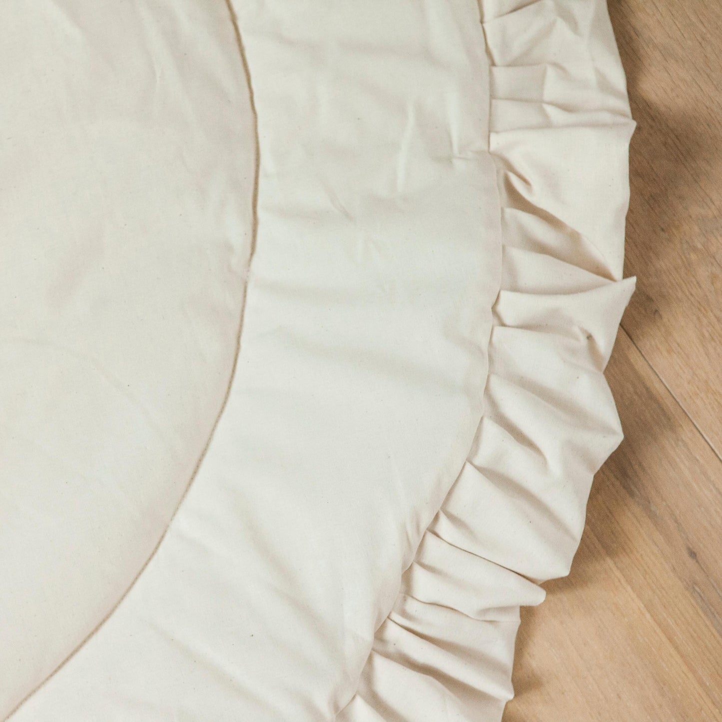 MINICAMP Kids Playmat with Ruffles in Ecru